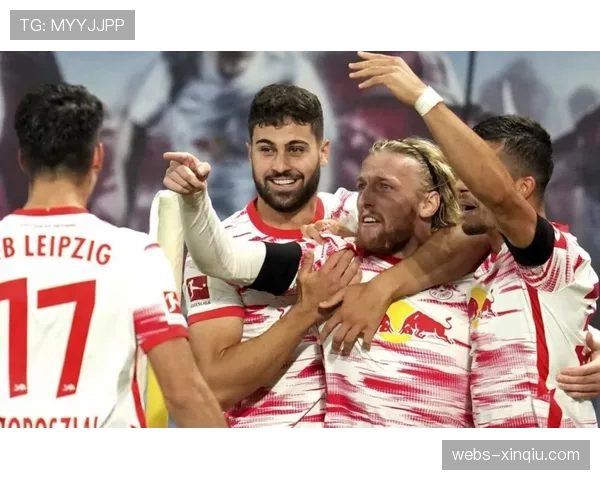 老队长邓克打入绝杀后，与主场球迷共同庆祝